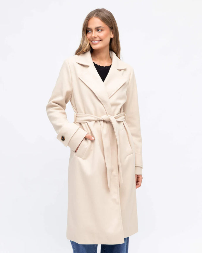 Label of love Collared Coat