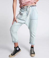 Load image into Gallery viewer, Angel Blu Kingpin Jeans
