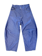 Load image into Gallery viewer, Barrel Jeans
